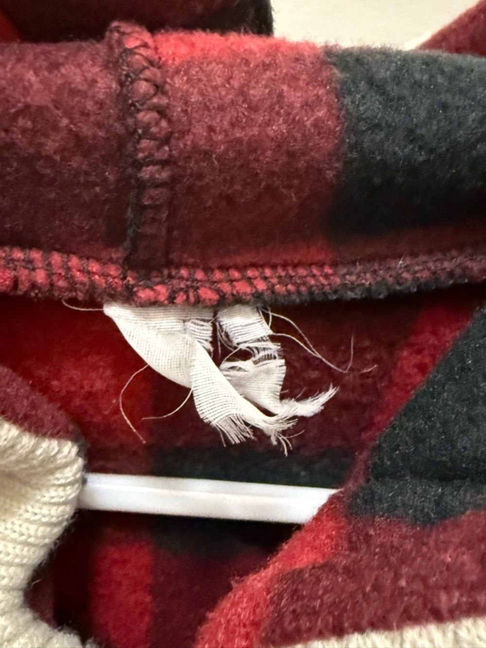 Plaid Fleece Poncho w/ Snap Fasteners - Picture 5 of 7